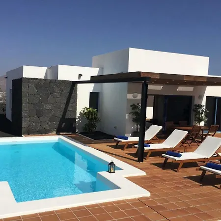 Holiday Bellavista.9 *
